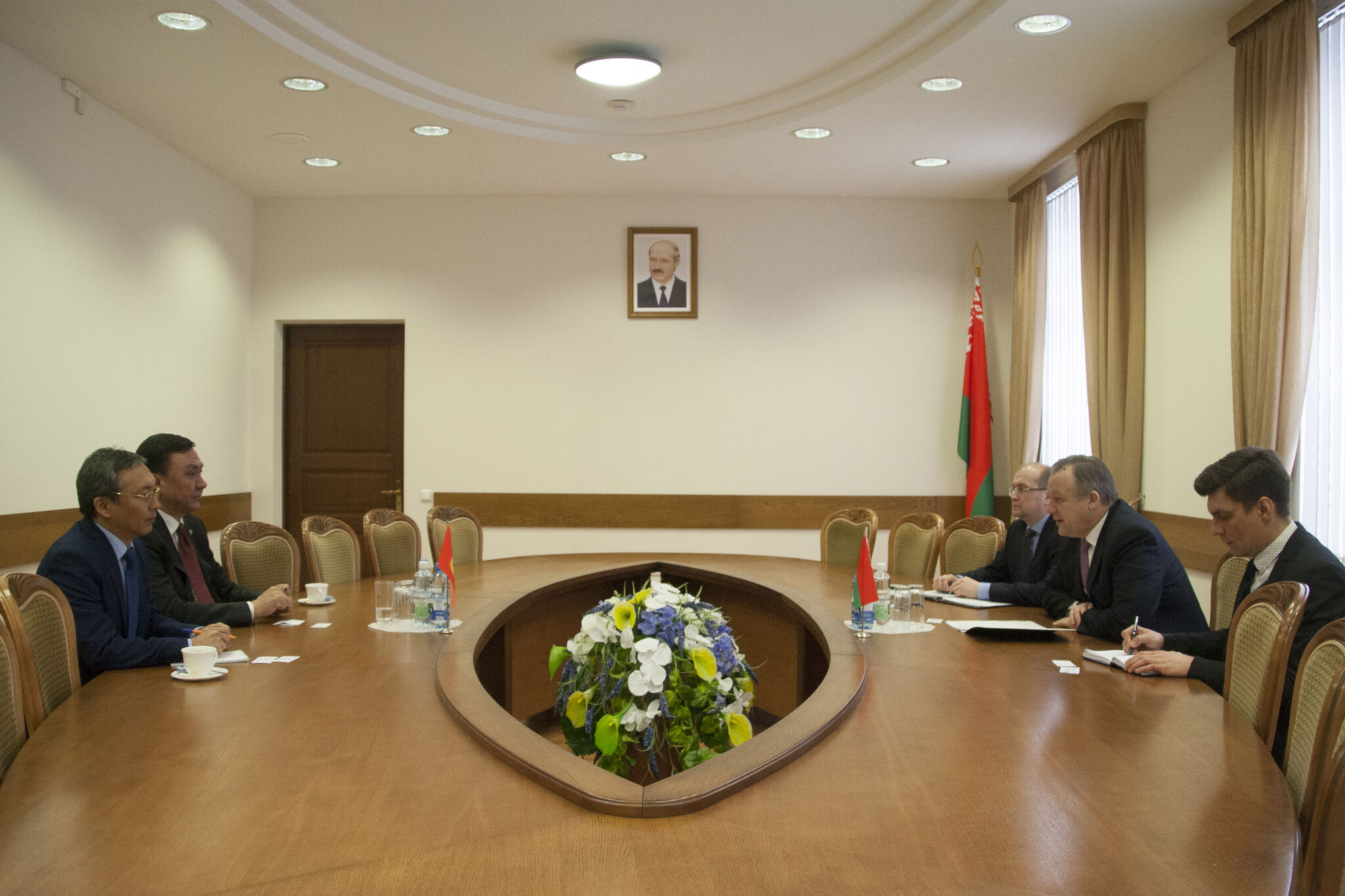 Встреча председателя БелТПП М.Мятликова с Чрезвычайным и Полномочным Послом Кыргызстана К.Омуралиевым