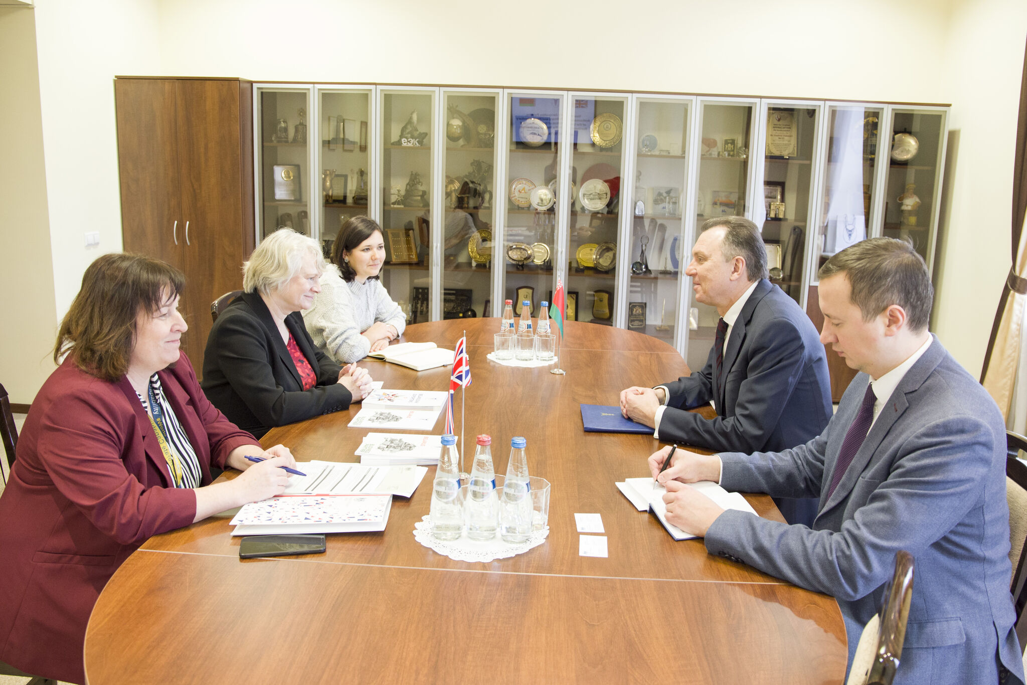 Встреча председателя БелТПП В.Улаховича с Чрезвычайным и Послом Великобритании Ж.Перкинс