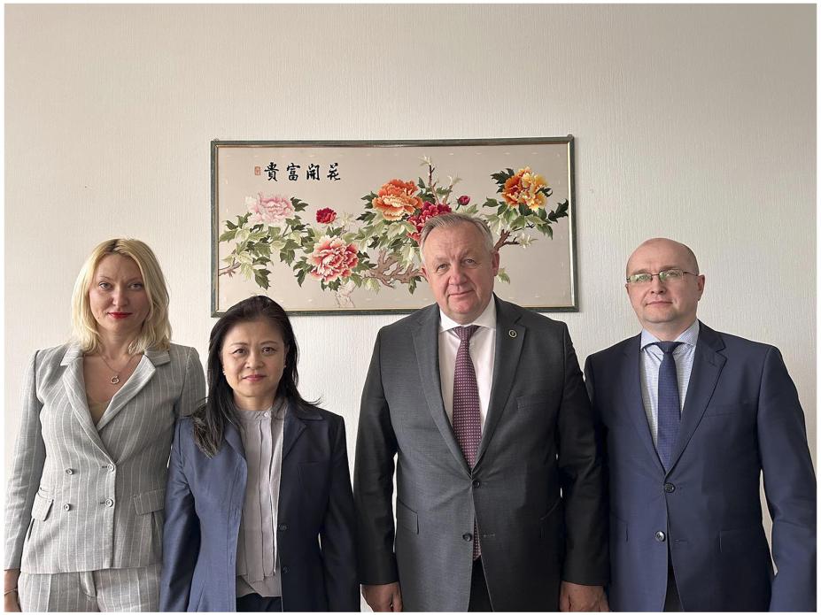 Chairman of the BelCCI Mikhael Miatlikov meets Counselor for Commercial and Economic Affairs of the Embassy of China in Belarus Ms. Wang Ruijuan