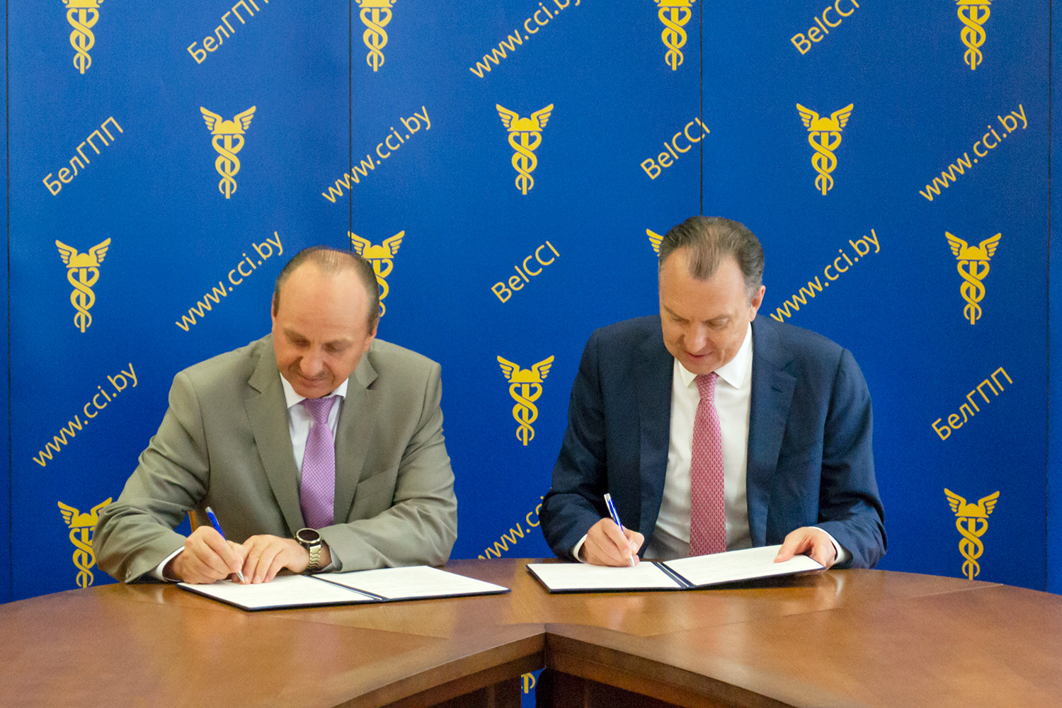 Подписан меморандум о совместных действиях БелТПП и ОАО "АСБ Беларусбанк" по поддержке экспорта на 2020 – 2021 годы