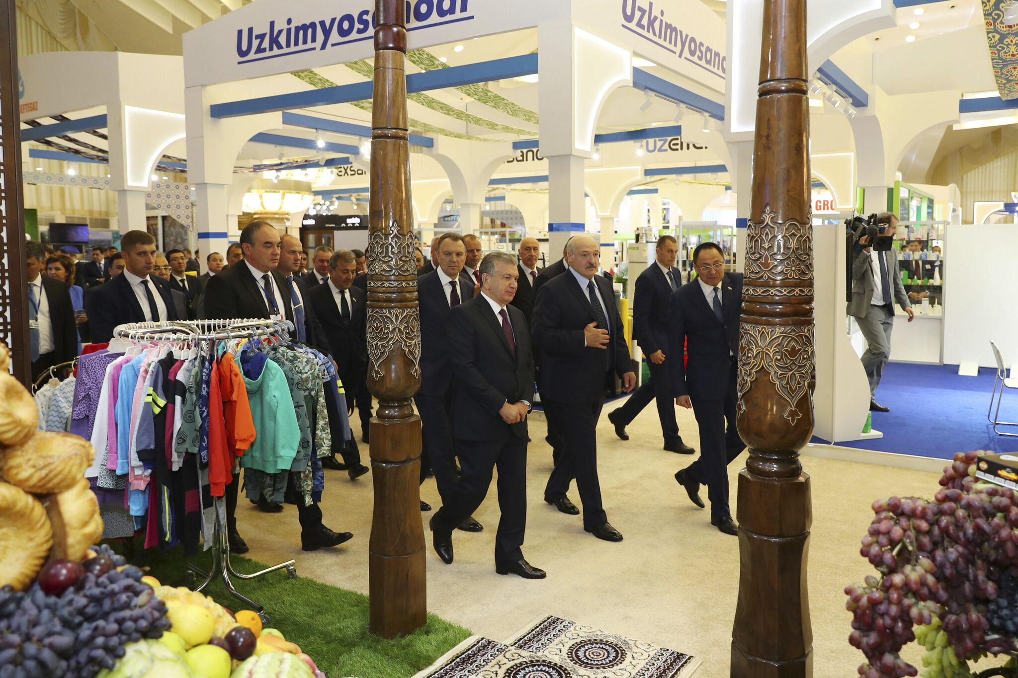 The President of the Republic of Belarus Alexander Lukashenko and the President of the Republic of Uzbekistan Shavkat Mirziyoyev visited the exhibition of national products "Made in Uzbekistan"