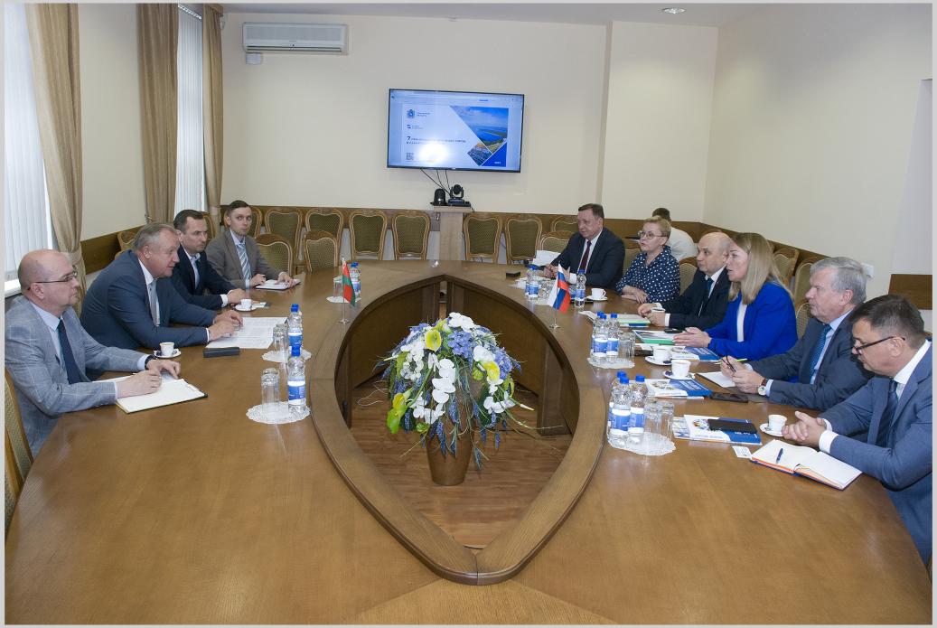 Chairman Mikhael Miatlikov meets the Samara region delegation Chairman Mikhael Miatlikov meets the Samara region delegation