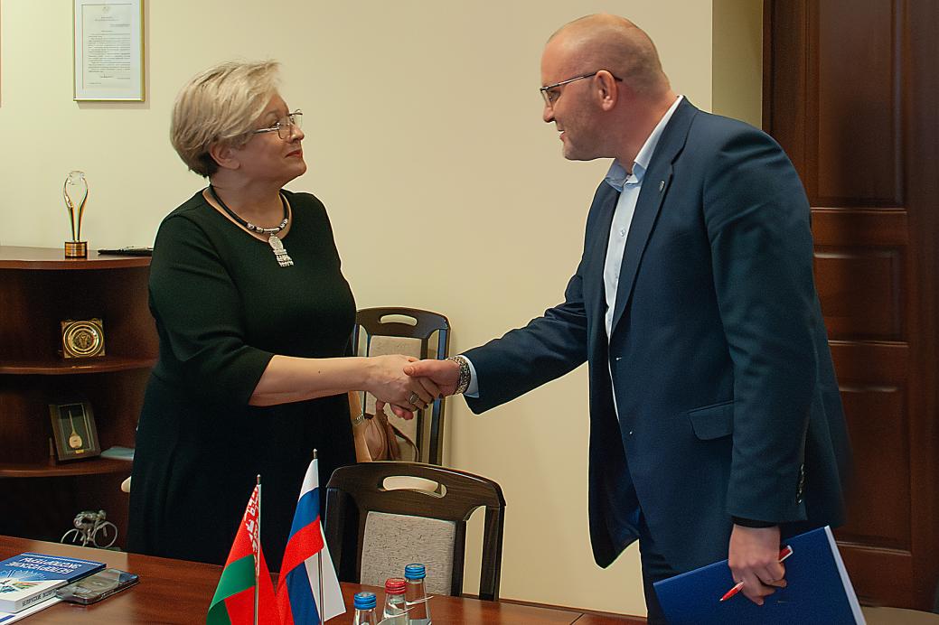 Deputy Chairman Denis Meleshkin meets with the President of the Chamber of Commerce and Industry of the Republic of Sakha (Yakutia) Marina Bogoslovskaya Deputy Chairman Denis Meleshkin meets with the President of the Chamber of Commerce and Industry of the Republic of Sakha (Yakutia) Marina Bogoslovskaya