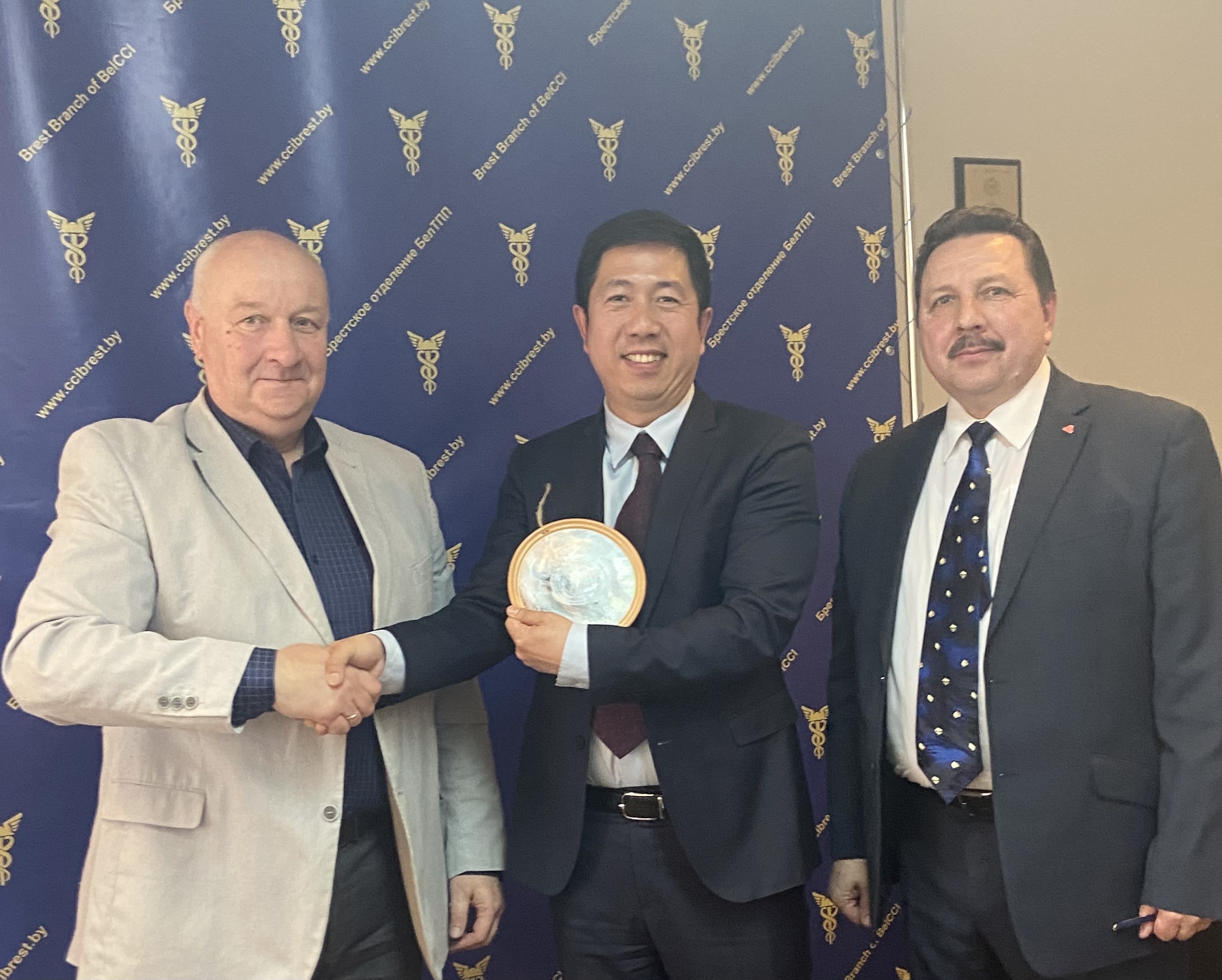 Прием генерального директора компании Zhongwei Trading Co. господина Ма Лэй Прием генерального директора компании Zhongwei Trading Co. господина Ма Лэй