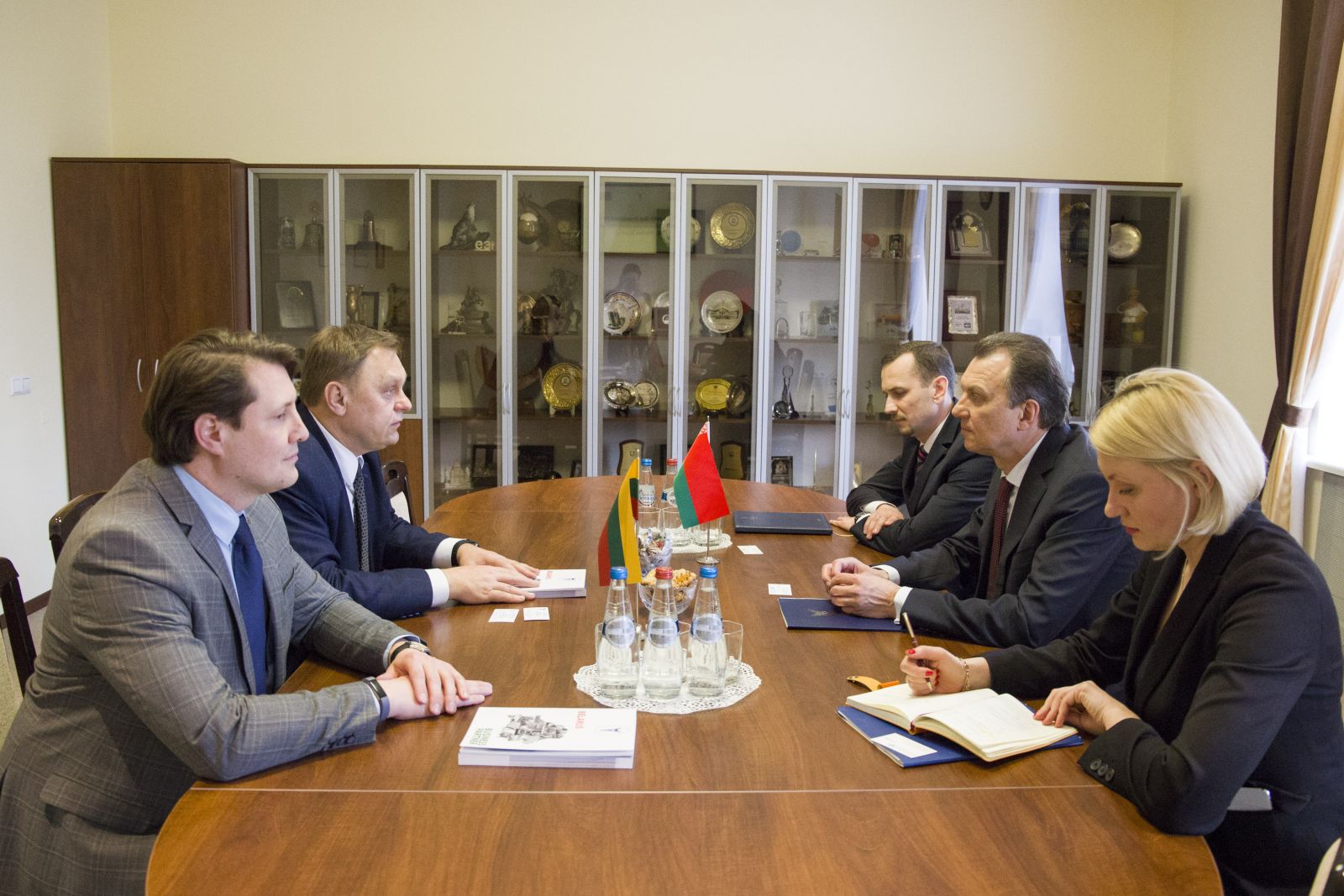 Встреча председателя БелТПП В.Улаховича с президентом Конфедерации предпринимателей Литвы В.Суткусом
