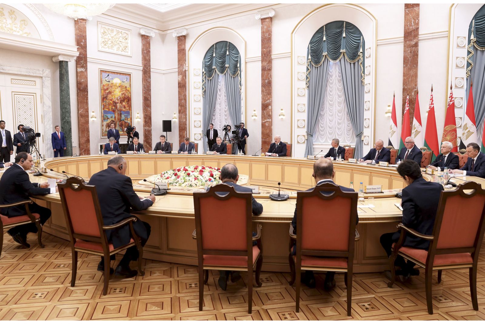 Председатель БелТПП В.Улахович принял участие во встрече Президента Беларуси А.Г.Лукашенко с Президентом Египта Абдель Фаттахом аль-Сиси в расширенном составе