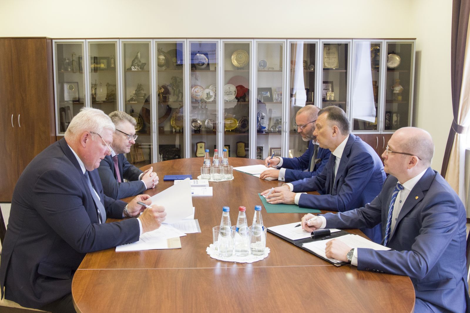 Встреча председателя БелТПП В.Улаховича с белорусскими дипломатами А.Молчаном и А.Ганевичем