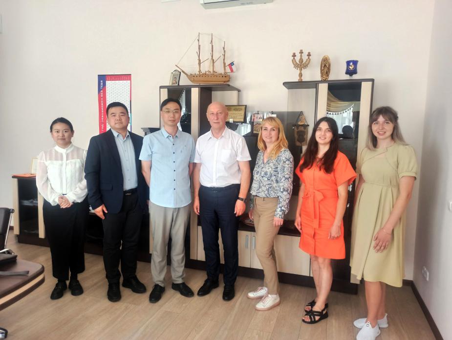 Meeting with China Association of Commerce and Industry Henan