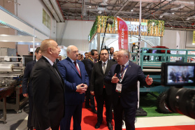 Presidents of Belarus and Azerbaijan got acquainted with the expositions of Belarus and Azerbaijan at Caspian Agro exhibition in Baku