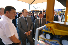 Prime Minister of the Republic of Belarus R. Golovchenko visited the fair-festival of Belarusian products in Yekaterinburg
