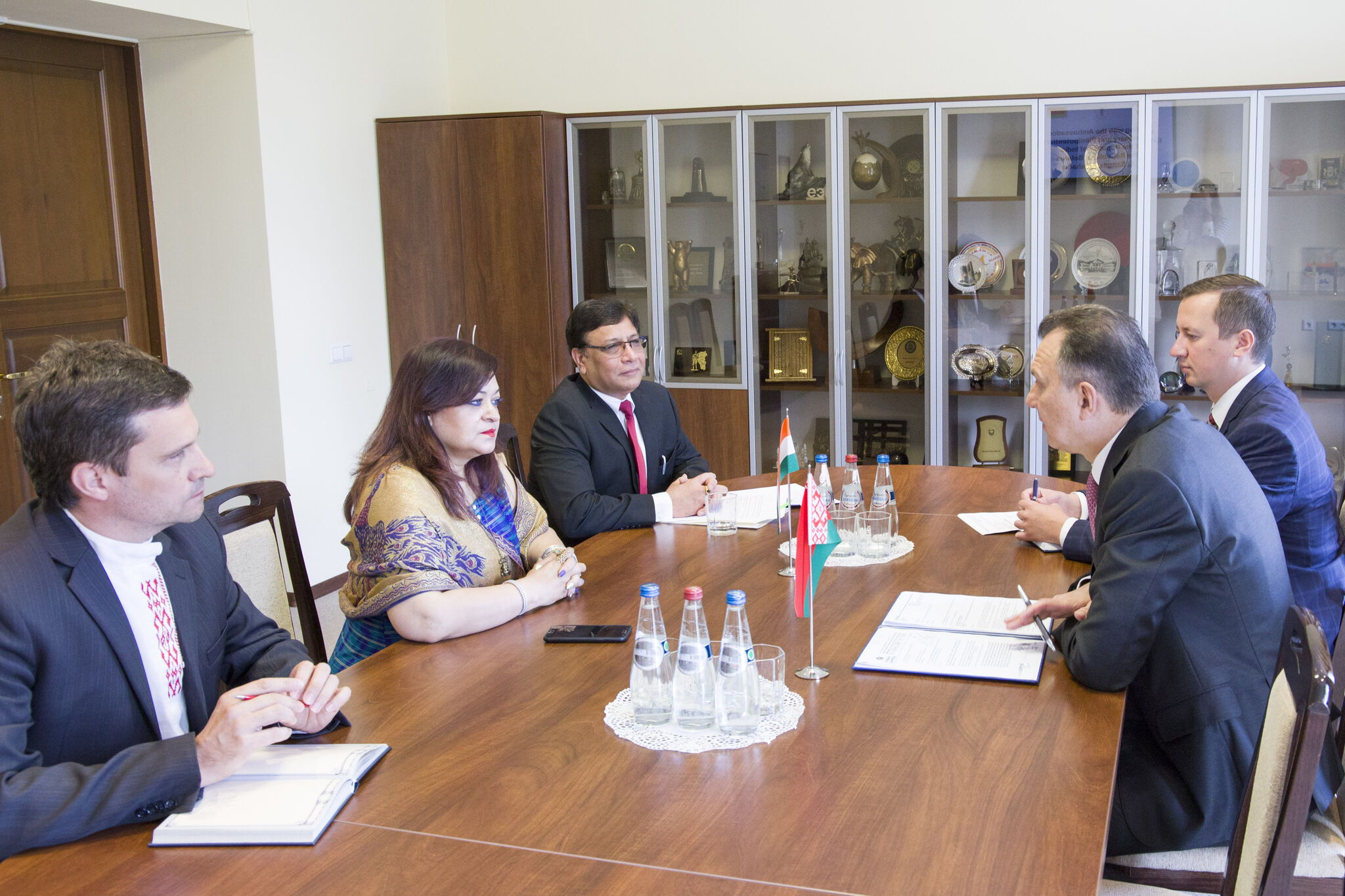 Встреча председателя БелТПП В.Улаховича с Чрезвычайным и Полномочным Послом Индии С.Бахадур