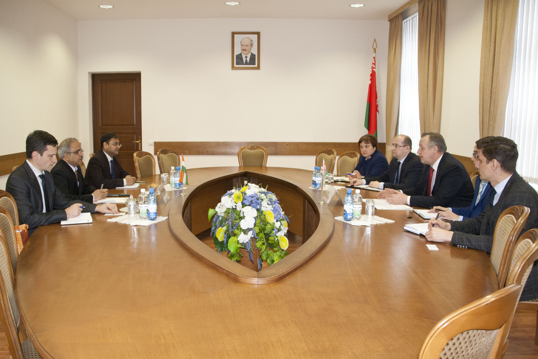 Встреча председателя БелТПП М.Мятликова с Чрезвычайным и Полномочным Послом Индии в Беларуси П.Саксеной
