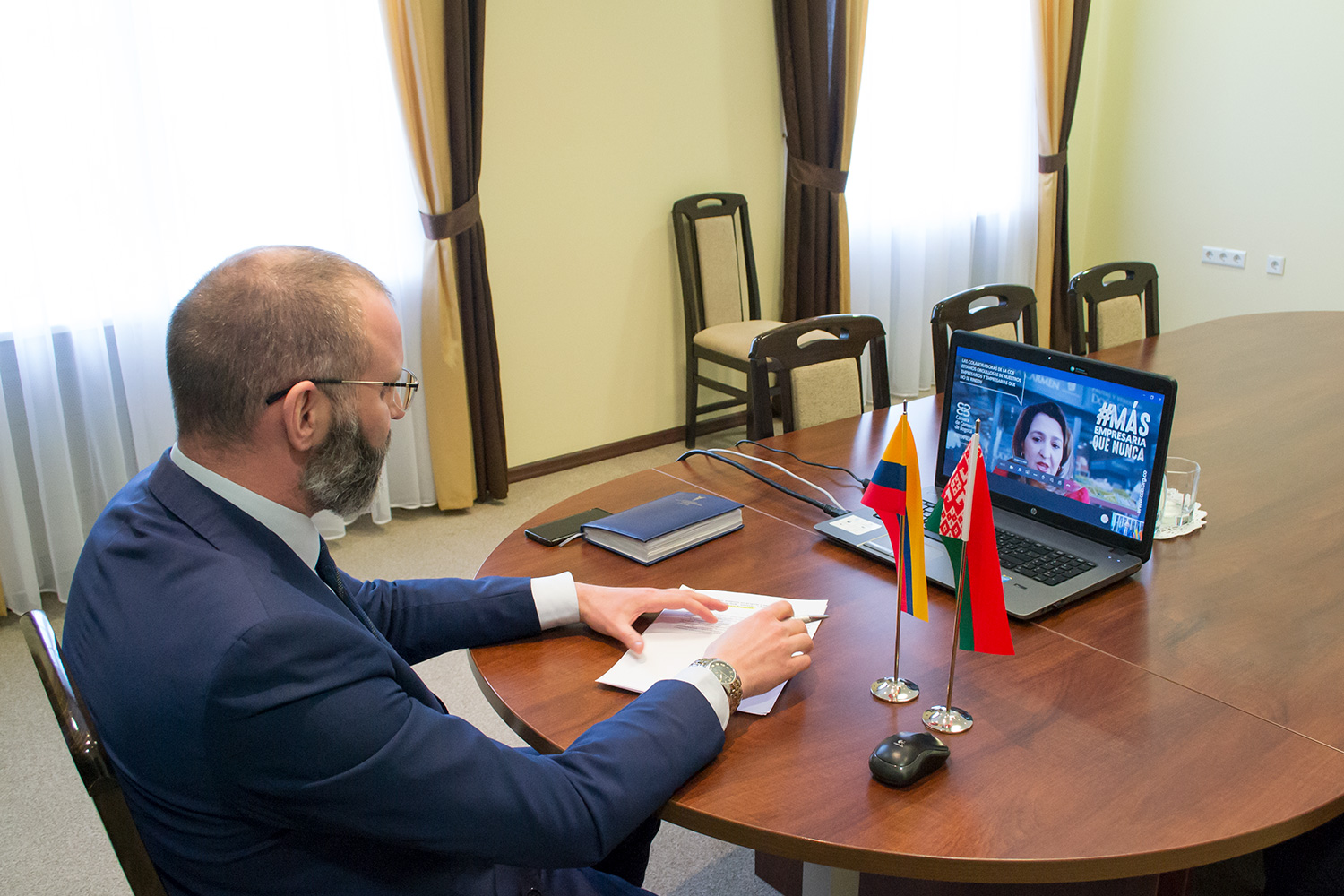  Онлайн-встреча с вице-президентом Торговой палаты Боготы