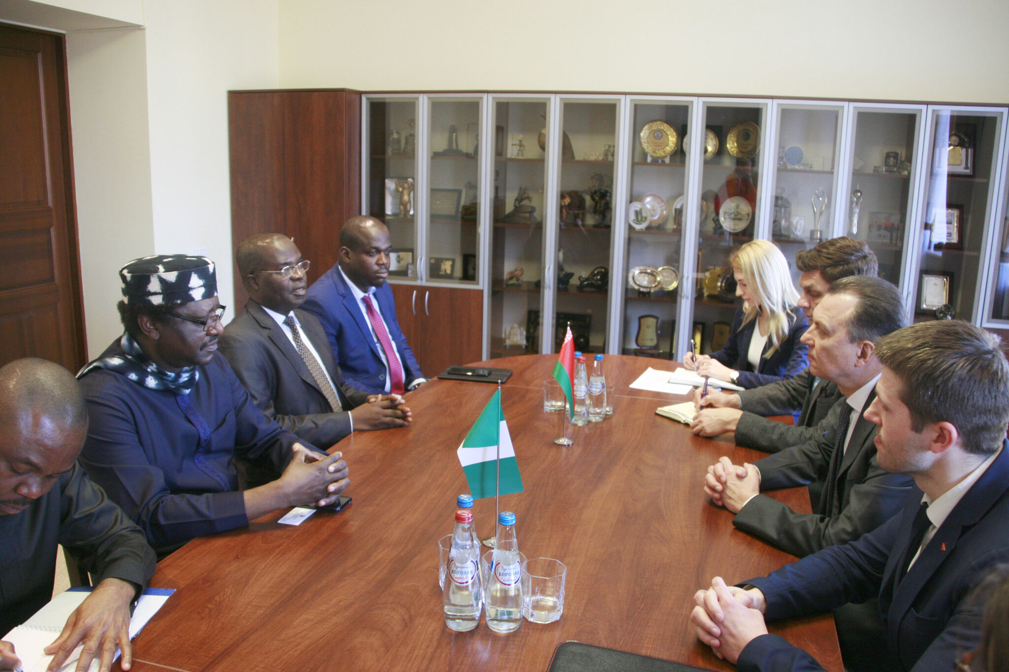 Встреча председателя БелТПП В.Улаховича с Чрезвычайным и Полномочным Послом Нигерии С.Д.Угбой