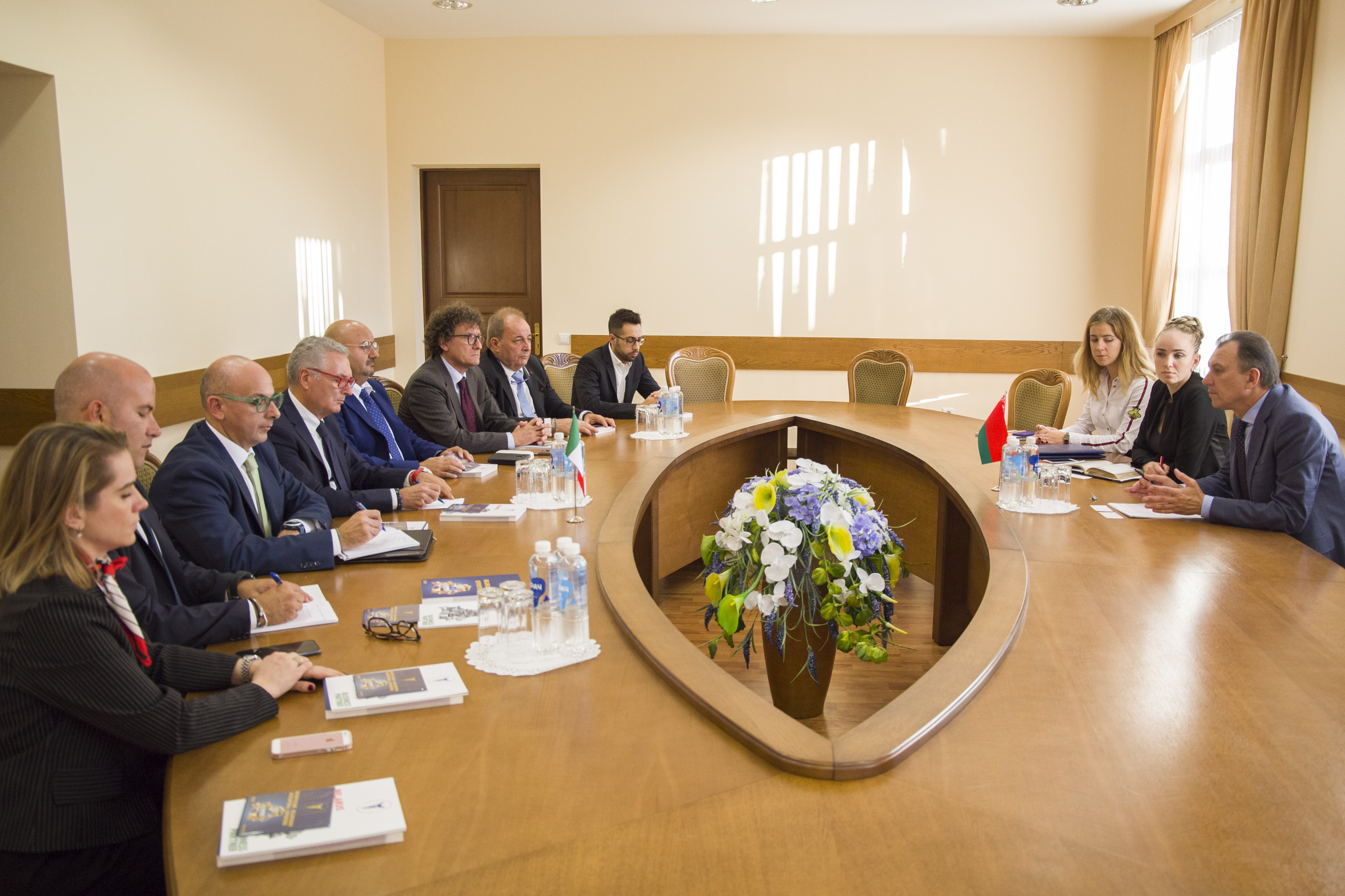 Встреча председателя БелТПП В.Улаховича с делегацией Торговой палаты Терамо