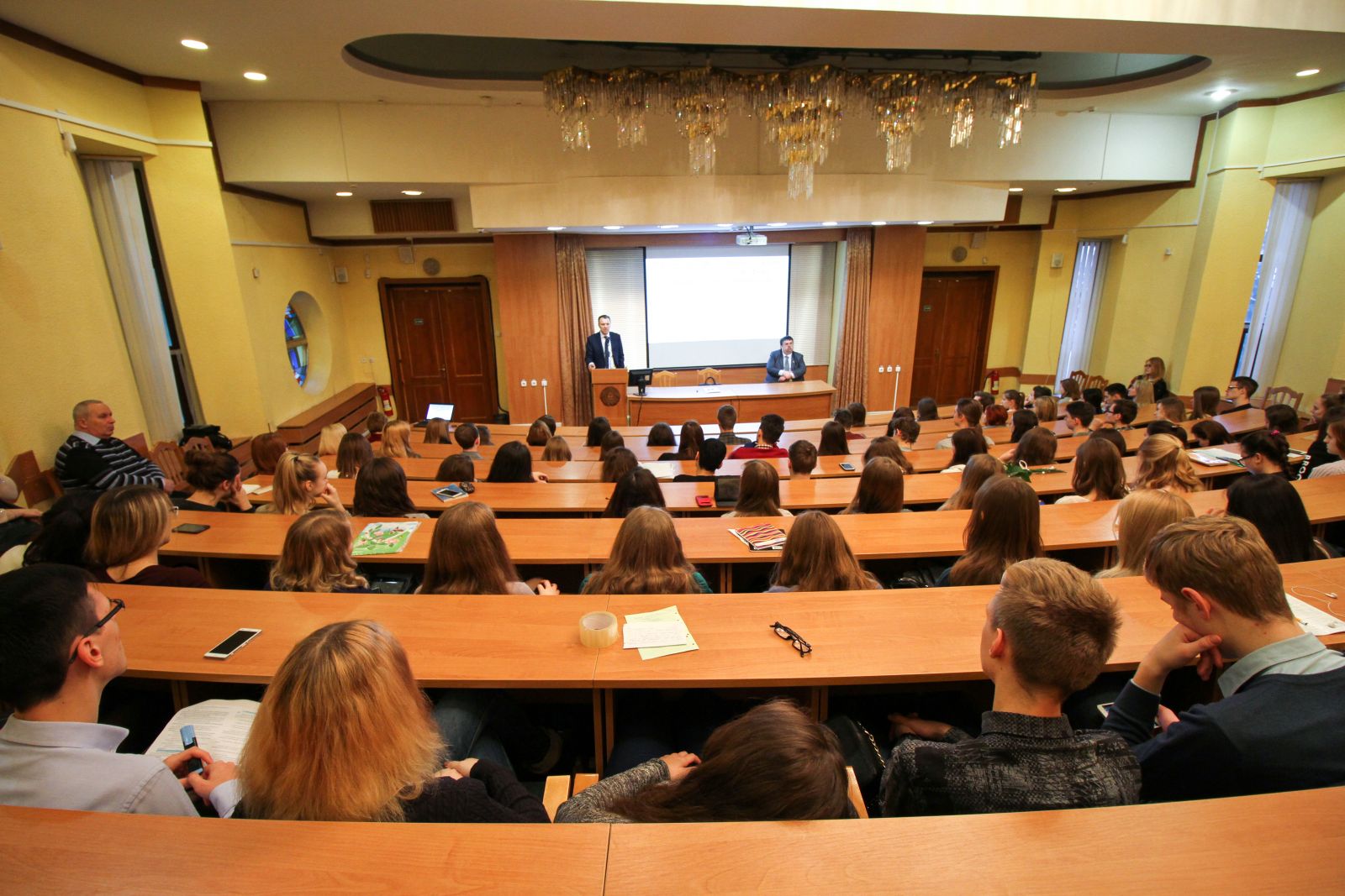 Председатель БелТПП В.Улахович выступил с лекцией перед студентами Академии управления при Президенте Республики Беларусь