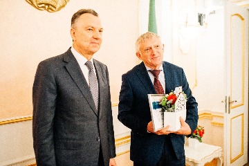 037-(1).jpg