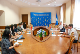 Meeting with the delegation of CMEC International Exhibition Co.
