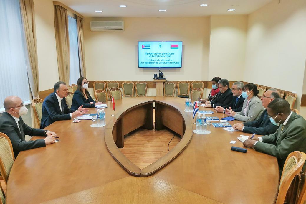 The Chairman of the BelCCI Vladimir Ulakhovich meets Director General of Cuba's Mariel Special Development Zone Ana Teresa Igarsa Martinez