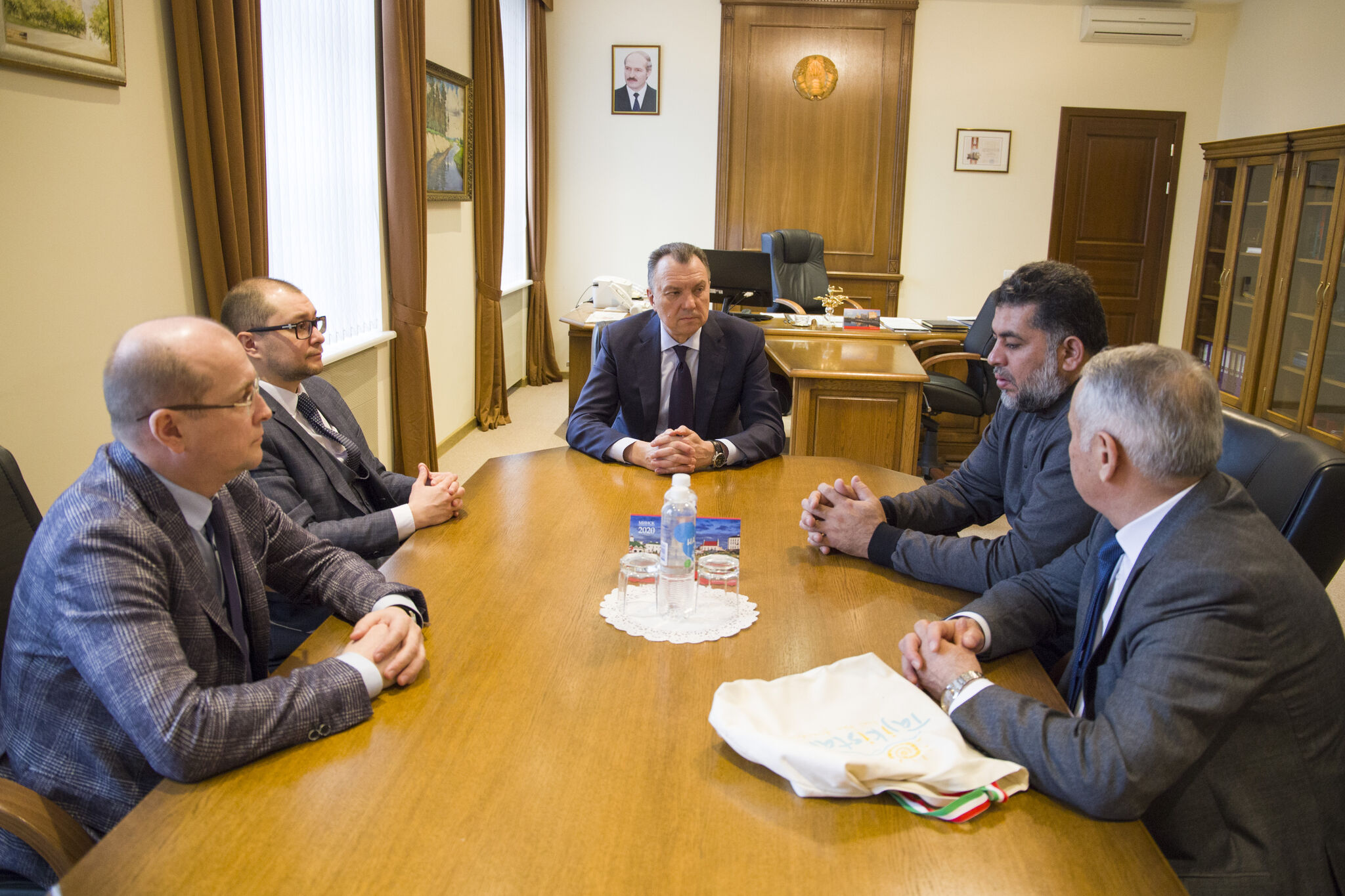 Встреча председателя БелТПП В.Улаховича с представителями бизнеса Таджикистана и Афганистана